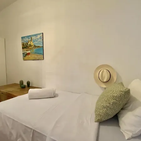 Ribera Terrace Apartment *